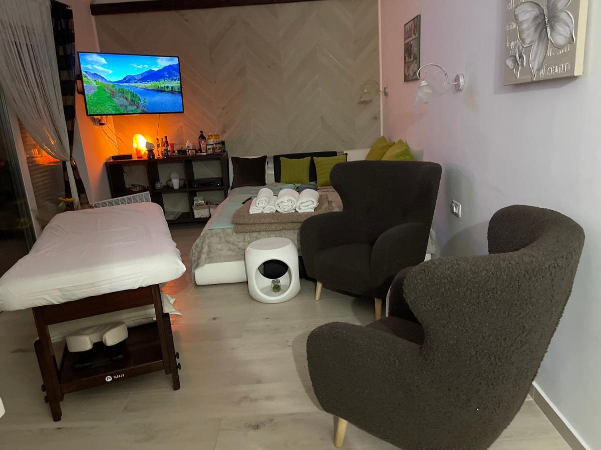 Regina Delux Apartman Gyula Exterior photo