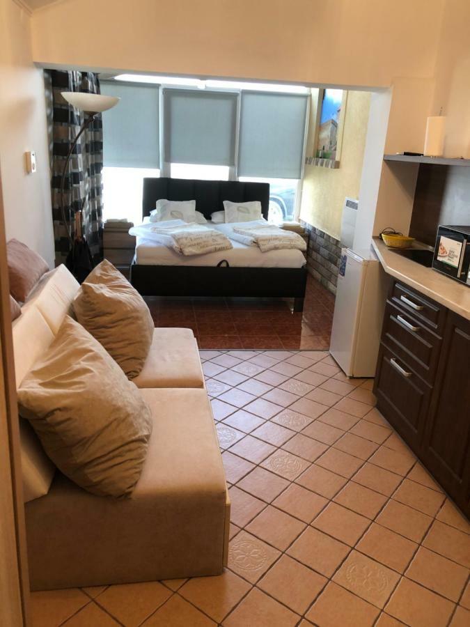 Regina Delux Apartman Gyula Exterior photo